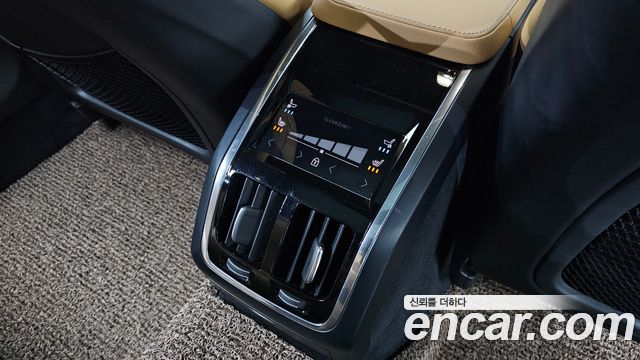 Volvo S90 B6 AWD Ultimate Bright 2023 — фото 18
