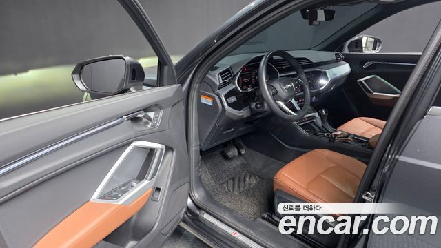 Audi Q3 (F3) 35 TDI Quattro Premium 2023 — фото 10