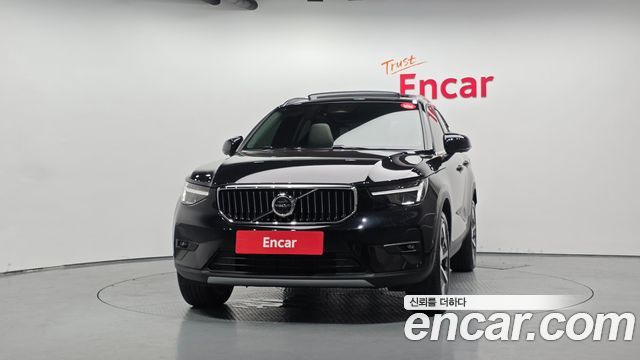 Volvo XC40 B4 Ultimate Bright 2023 — фото 3