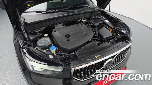 Volvo XC40 B4 Ultimate Bright 2023 — фото 6