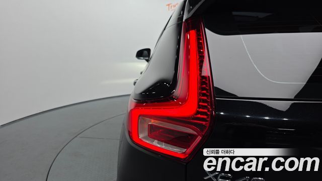 Volvo XC40 B4 Ultimate Bright 2023 — фото 23