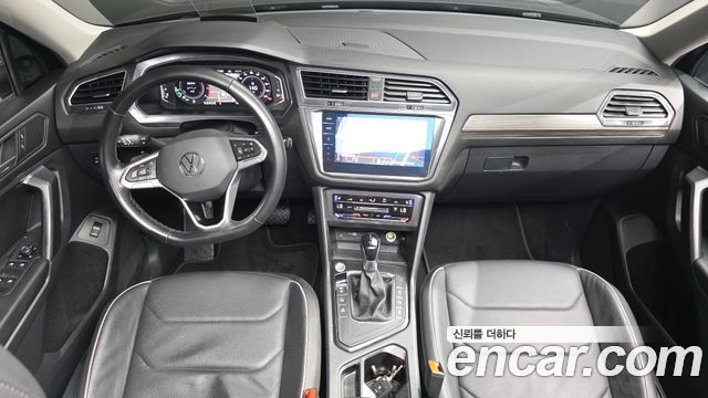 Volkswagen Tiguan Allspace 2.0 TSI Prestige 2023 — фото 7