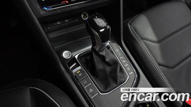 Volkswagen Tiguan Allspace 2.0 TSI Prestige 2023 — фото 9