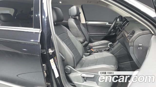 Volkswagen Tiguan Allspace 2.0 TSI Prestige 2023 — фото 11