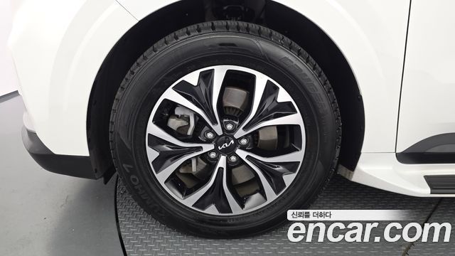 Kia Carnival (IV) Gasoline 11-Seater Prestige 2023 — фото 5