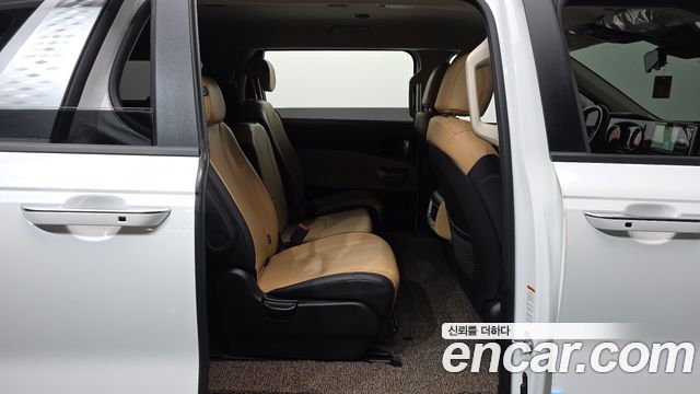 Kia Carnival (IV) Gasoline 11-Seater Prestige 2023 — фото 12