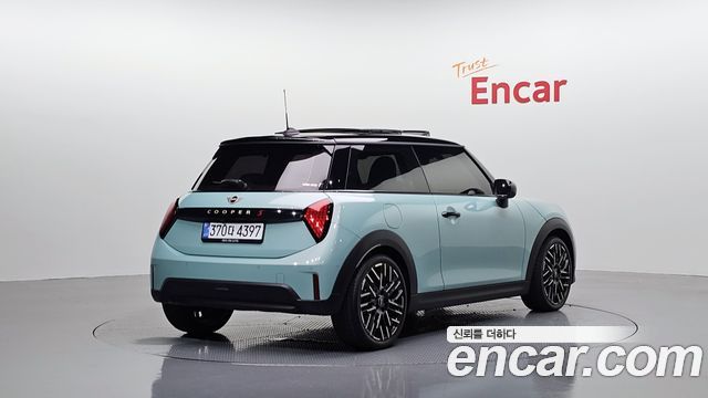 MINI Cooper S (IV) Favoured 2025 — фото 2