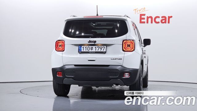 Jeep Renegade 1.3 Limited 2023 — фото 4