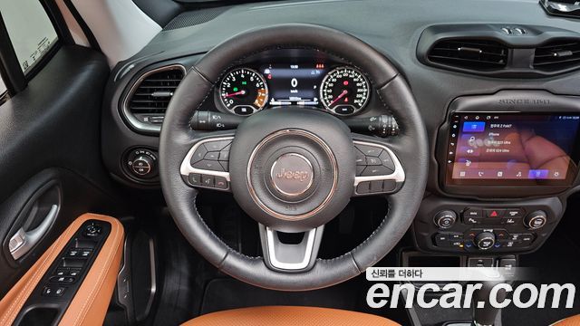 Jeep Renegade 1.3 Limited 2023 — фото 17