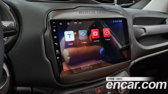 Jeep Renegade 1.3 Limited 2023 — фото 20