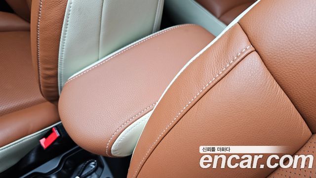 Jeep Renegade 1.3 Limited 2023 — фото 35