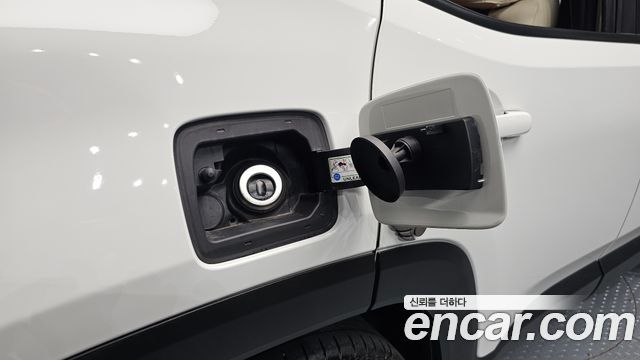 Jeep Renegade 1.3 Limited 2023 — фото 38