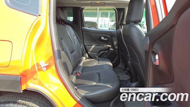 Jeep Renegade 2.0 Diesel Limited High AWD 2019 — фото 12