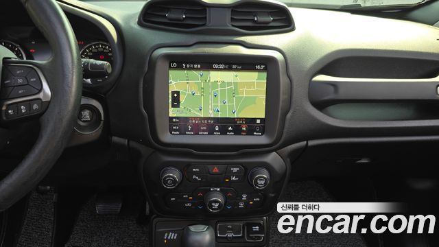 Jeep Renegade 2.0 Diesel Limited High AWD 2019 — фото 13