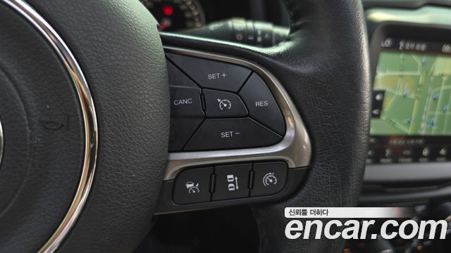 Jeep Renegade 2.0 Diesel Limited High AWD 2019 — фото 17