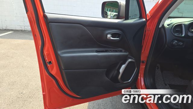 Jeep Renegade 2.0 Diesel Limited High AWD 2019 — фото 24