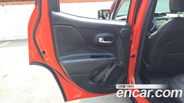 Jeep Renegade 2.0 Diesel Limited High AWD 2019 — фото 25