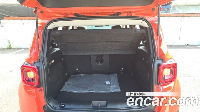 Jeep Renegade 2.0 Diesel Limited High AWD 2019 — фото 32