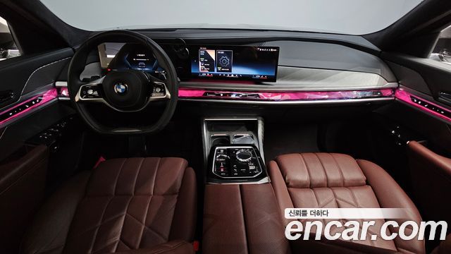 BMW 7 Series (G70) 740d xDrive Design Pure Excellence 2023 — фото 7