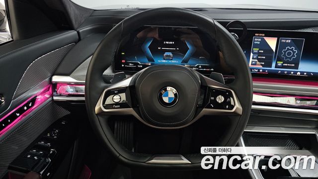 BMW 7 Series (G70) 740d xDrive Design Pure Excellence 2023 — фото 13
