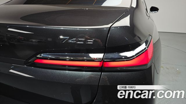 BMW 7 Series (G70) 740d xDrive Design Pure Excellence 2023 — фото 23