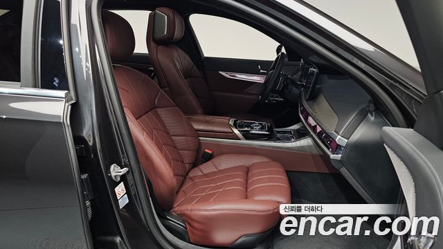 BMW 7 Series (G70) 740d xDrive Design Pure Excellence 2023 — фото 26