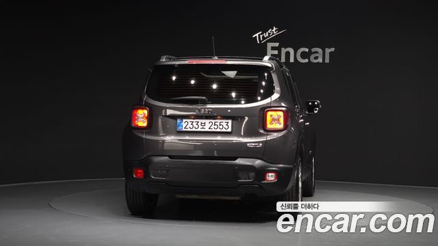 Jeep Renegade 2.4 Longitude 2017 — фото 4