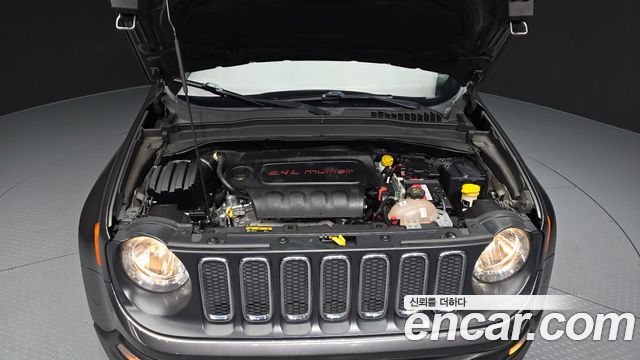 Jeep Renegade 2.4 Longitude 2017 — фото 6
