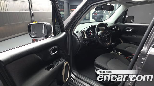 Jeep Renegade 2.4 Longitude 2017 — фото 10
