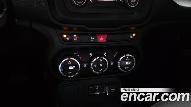 Jeep Renegade 2.4 Longitude 2017 — фото 16