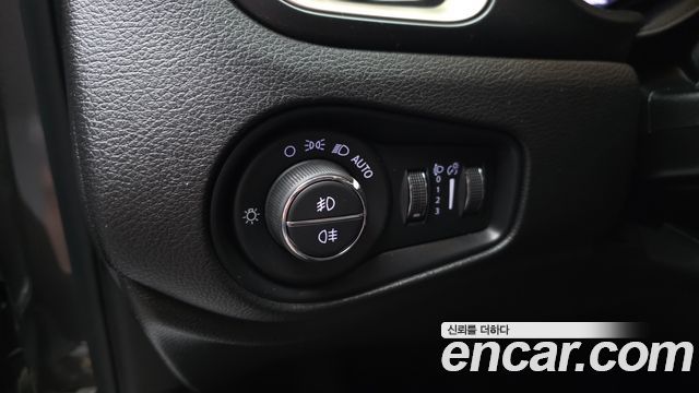Jeep Renegade 2.4 Longitude 2017 — фото 18