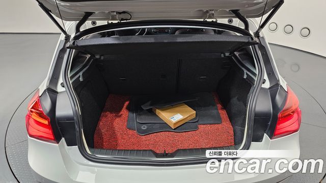 BMW 1 Series (F20) 118d Sport Special Edition 5Door 2019 — фото 17