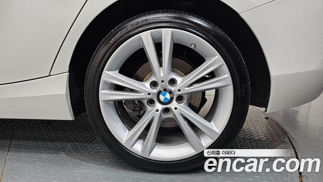 BMW 1 Series (F20) 118d Sport Special Edition 5Door 2019 — фото 21
