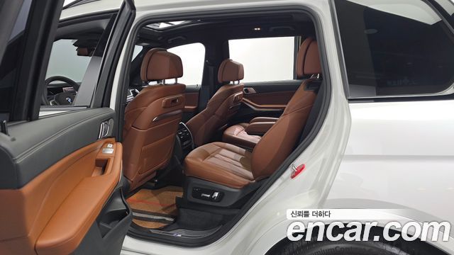 BMW X7 (G07) xDrive 40i M Sport 6STR 2025 — фото 15