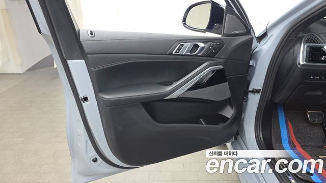 BMW X6 (G06) xDrive40i M Sport 2025 — фото 24