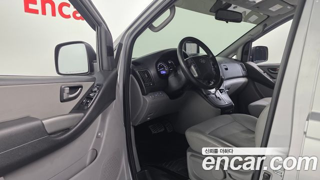 Hyundai Grand Starex Van 5-Seater Modern 2021 — фото 10