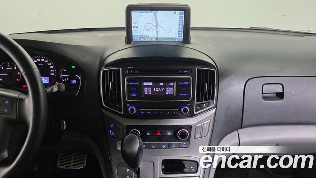 Hyundai Grand Starex Van 5-Seater Modern 2021 — фото 14