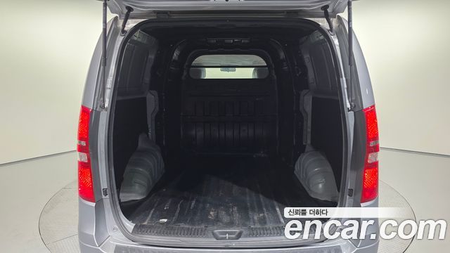 Hyundai Grand Starex Van 5-Seater Modern 2021 — фото 20