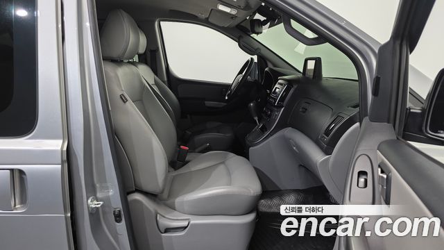 Hyundai Grand Starex Van 5-Seater Modern 2021 — фото 26