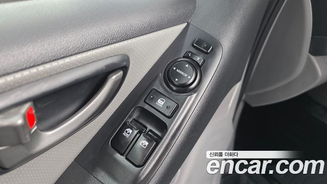Hyundai Grand Starex Van 5-Seater Modern 2021 — фото 32