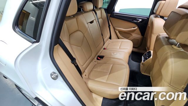 Porsche Macan 2.0 95B 2018 — фото 11