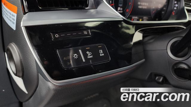 Audi A8 (D5) 55 TFSI Quattro LWB 2020 — фото 16