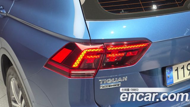 Volkswagen Tiguan Allspace 2.0 TDI Prestige 2020 — фото 23