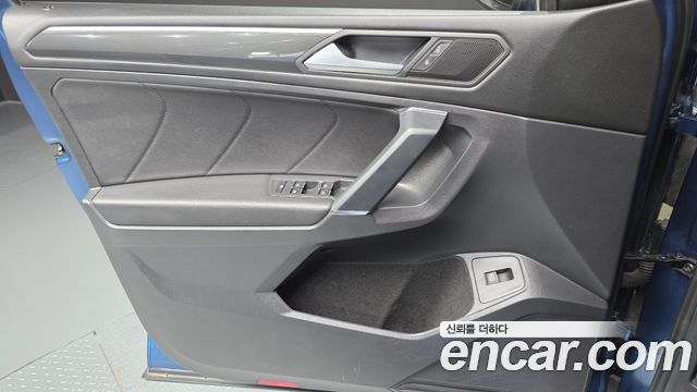 Volkswagen Tiguan Allspace 2.0 TDI Prestige 2020 — фото 24