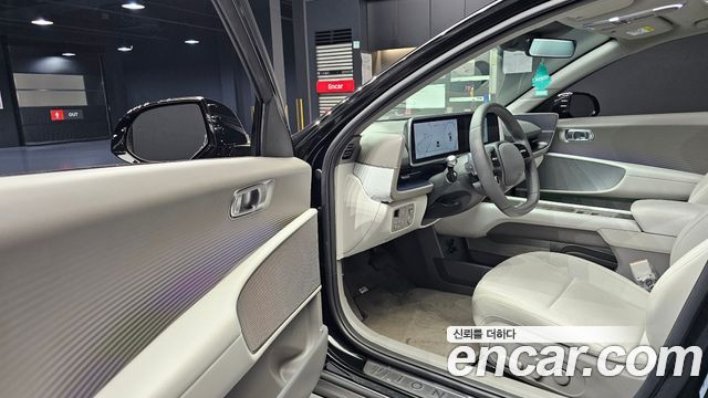 Hyundai Ioniq 6 Long Range AWD Exclusive + 2023 — фото 10