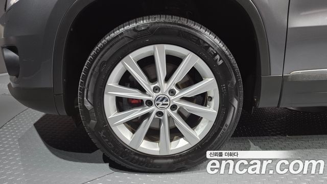 Volkswagen Tiguan 2.0 TDI Comfort 5N 2015 — фото 5