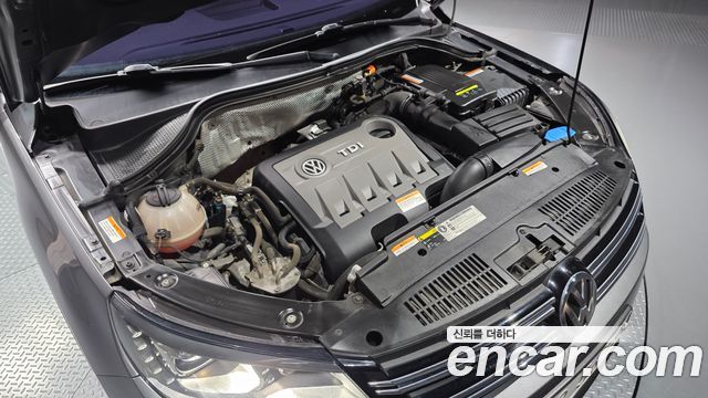Volkswagen Tiguan 2.0 TDI Comfort 5N 2015 — фото 6