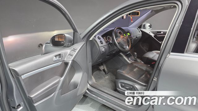 Volkswagen Tiguan 2.0 TDI Comfort 5N 2015 — фото 10