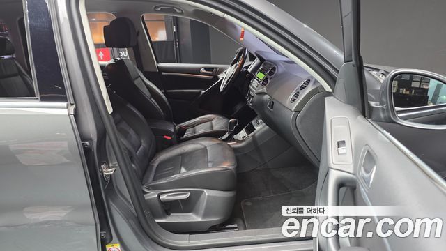 Volkswagen Tiguan 2.0 TDI Comfort 5N 2015 — фото 11