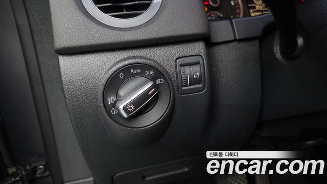 Volkswagen Tiguan 2.0 TDI Comfort 5N 2015 — фото 17